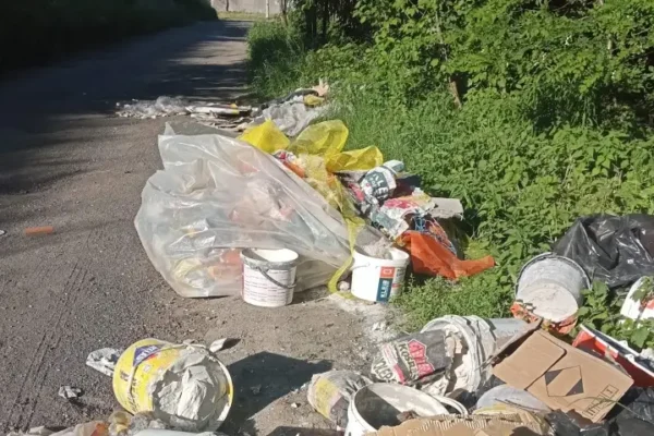 Chciał zaoszczędzić na utylizacji odpadów – straż miejska ukarała sprawcę