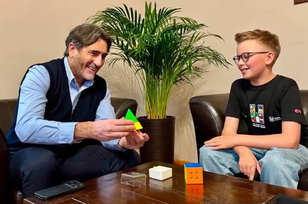 Speedcubing w Kaliszu: Tymon Jakubowski zaprasza na turniej układania kostki Rubika