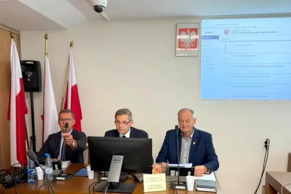 Burmistrz Opatówka z absolutorium i wotum zaufania za 2025 rok