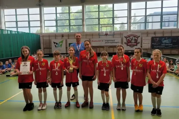 UKS Zakrzyn z dwoma brązowymi medalami Mistrzostw Polski w unihokeju