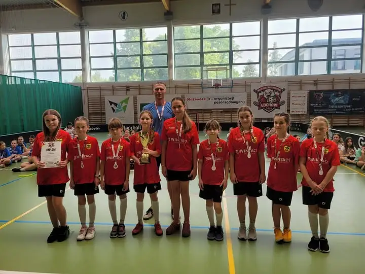 UKS Zakrzyn z dwoma brązowymi medalami Mistrzostw Polski w unihokeju