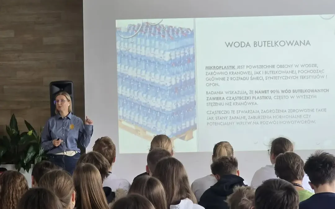 Edukacja o wodzie w kaliskiej podstawówce – wykład sanepidu na zakończenie roku