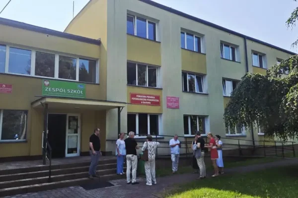 Radni powiatu kaliskiego wizytowali szkoły w Opatówku i Liskowie