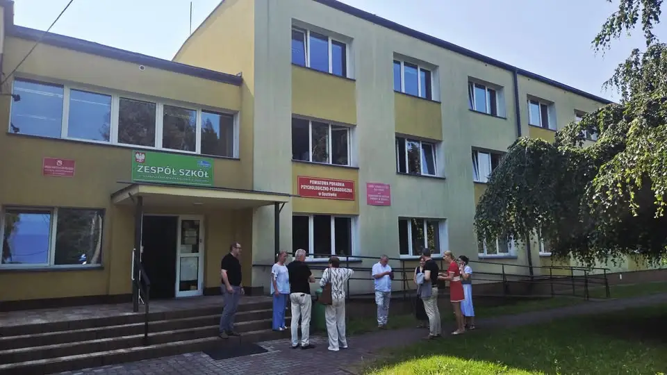 Radni powiatu kaliskiego wizytowali szkoły w Opatówku i Liskowie