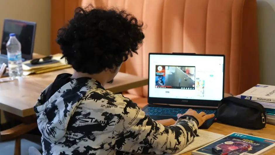 Matura czy zawód? Coraz więcej uczniów wybiera obie ścieżki
