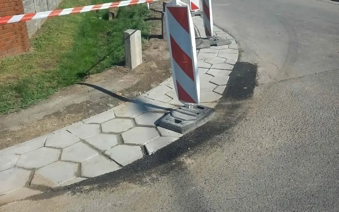 Trwa przebudowa skrzyżowania w Skarszewie – poprawa bezpieczeństwa i komfortu