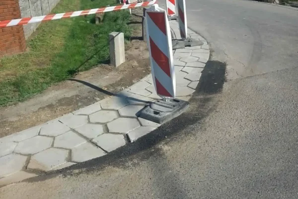 Trwa przebudowa skrzyżowania w Skarszewie – poprawa bezpieczeństwa i komfortu
