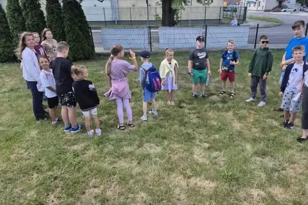 Pierwsza grupa dzieci zakończyła wakacyjne zajęcia w Stawiszynie i Zbiersku