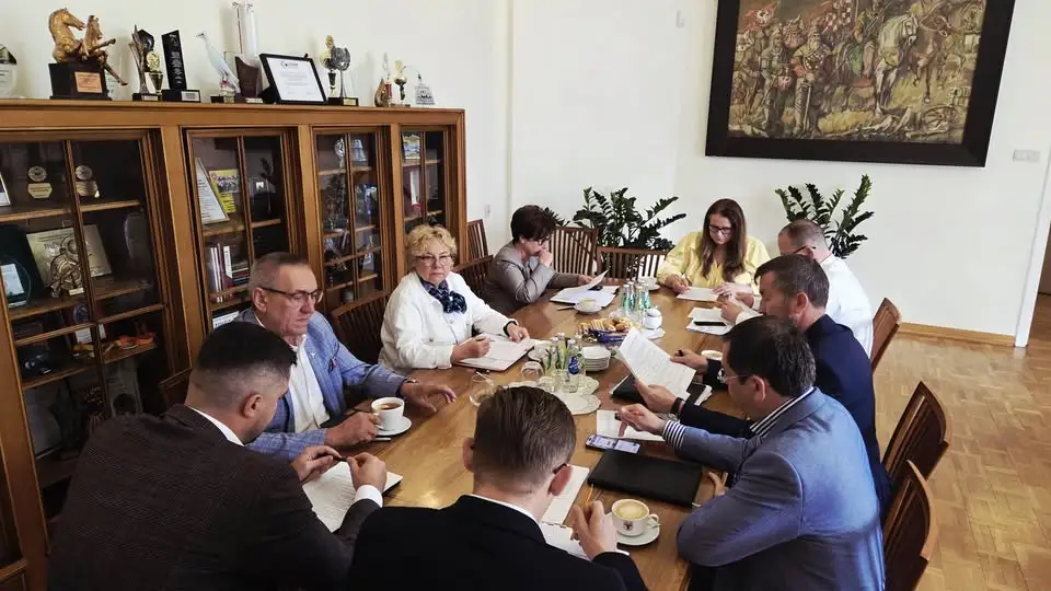89. posiedzenie Zarządu Powiatu Kaliskiego – inwestycje, dotacje i przygotowania do dożynek