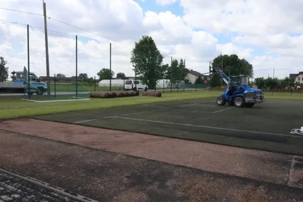 Ruszyła modernizacja boiska Orlik w Żelazkowie. Inwestycja za prawie 750 tys. zł