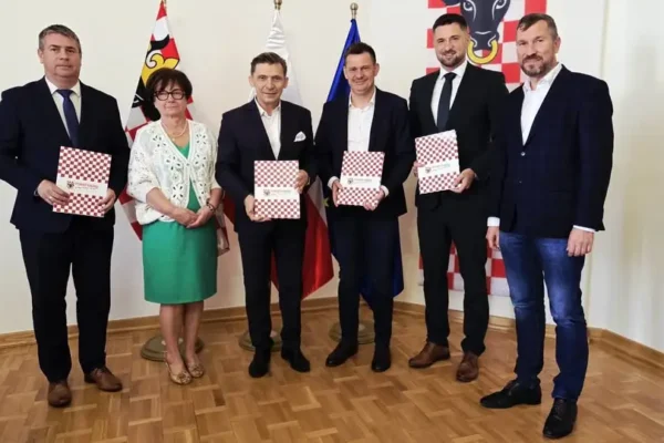 Nowa ścieżka rowerowa w Powiecie Kaliskim – umowa podpisana