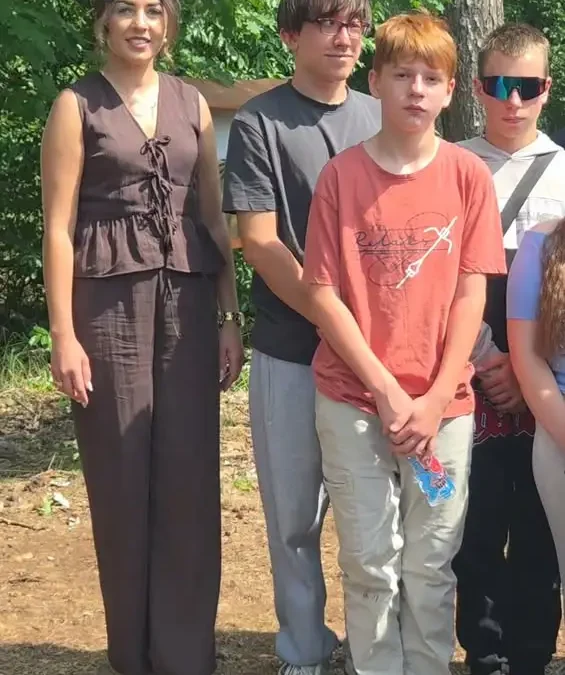 Edukacja przyrodnicza w Fundacji „Skrzydła Lasu” – wizyta podopiecznych z Ostrowa Kaliskiego