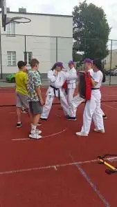 Dzień Bezpiecznego Ruchu w Stawiszynie – karate i samoobrona na Orliku