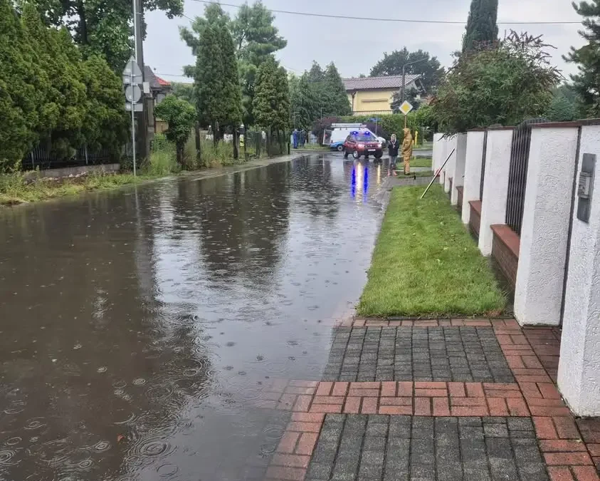 Strażacy z Kalisza walczyli z podtopieniami po ulewie 15 lipca