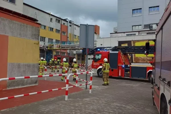 Strażacy ćwiczyli na terenie Nestlé w Kaliszu – scenariusz zakładał wyciek amoniaku