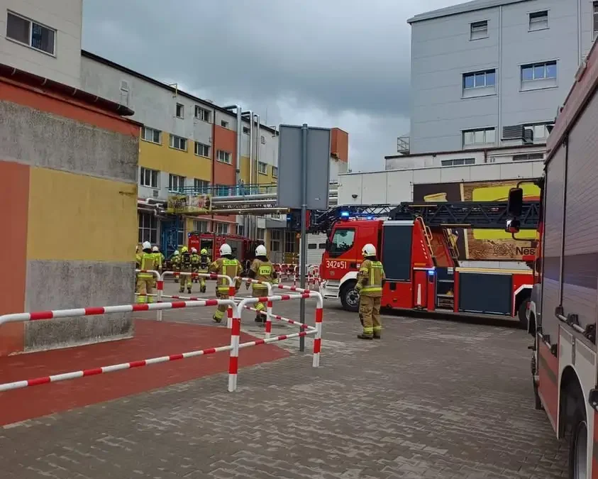 Strażacy ćwiczyli na terenie Nestlé w Kaliszu – scenariusz zakładał wyciek amoniaku