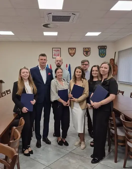 Wójt Gminy Godziesze Wielkie wręczył akty nadania stopnia nauczyciela mianowanego