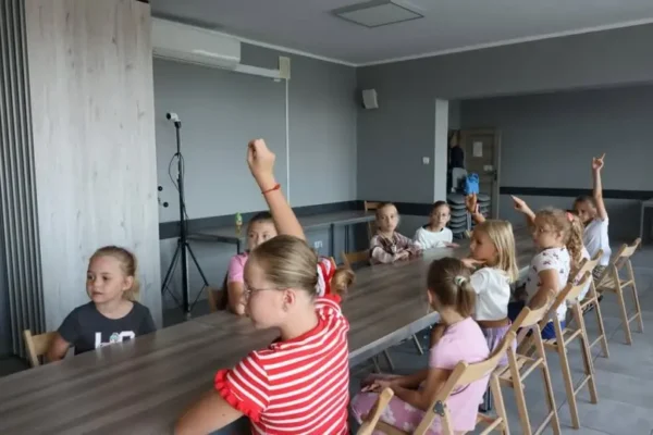 Warsztaty z KidsLab w Blizanowie: Lego i eksperymenty inspirowane „Zwierzogrodem”