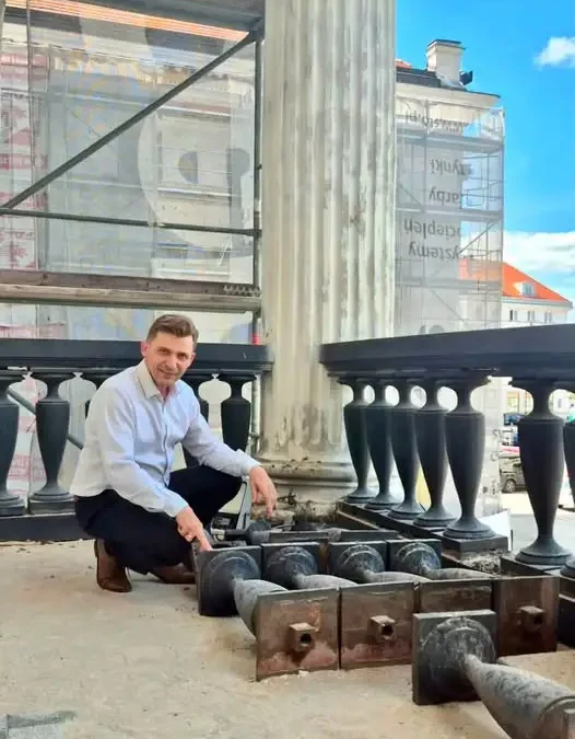 Remont historycznej balustrady balkonowej w Starostwie Powiatowym w Kaliszu