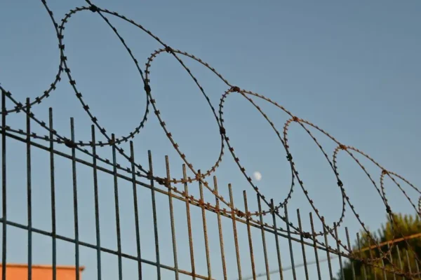 Kryzys migracyjny w Ceucie: nawet 50 tys. osób może próbować dostać się do UE