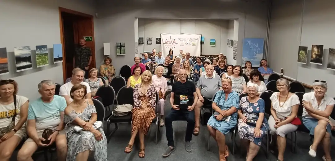 Michał Ogórek rozbawił kaliszan. Odyseja Antonińska w pełni