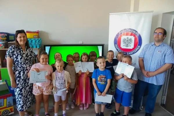Letnia Akademia Sanepidu: edukacja zdrowotna dla dzieci w Koźminku i Brzezinach