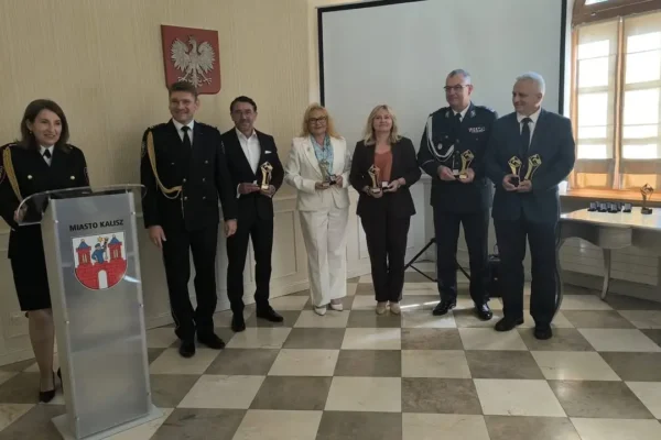 35-lecie Straży Miejskiej w Kaliszu: Policja uhonorowana statuetką za współpracę