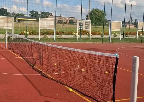 Darmowy tenis ziemny w Liskowie – wypożyczysz rakiety i piłki za darmo