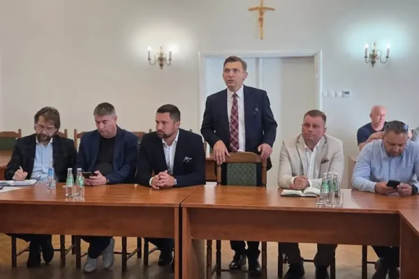 Powiat Kaliski: Współpraca samorządów i nowe inwestycje w ścieżki rowerowe