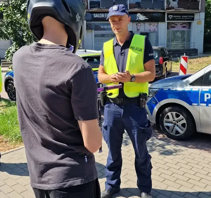 Kaliscy policjanci kontrolowali użytkowników elektrycznych rowerów i hulajnóg