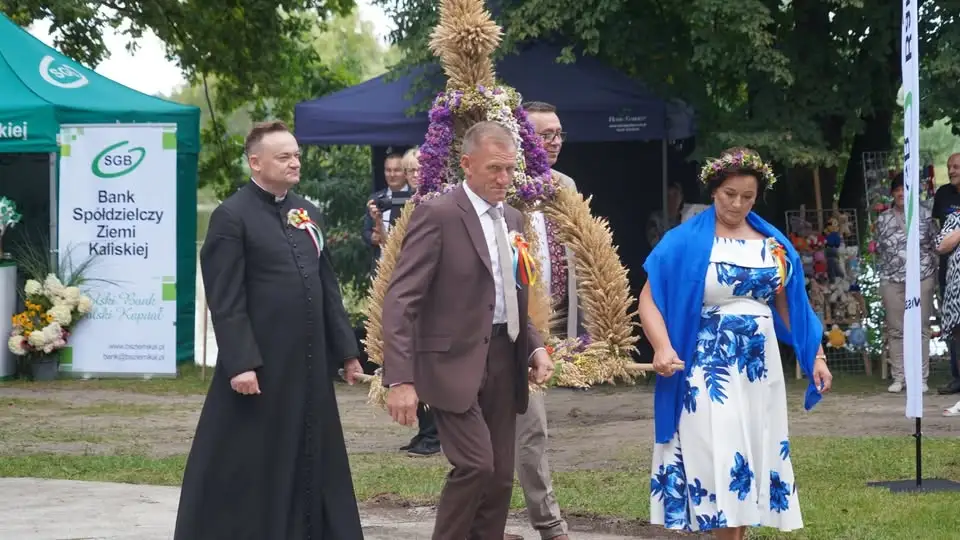 Dożynki w Brzezinach: podziękowania dla rolników i wspólna zabawa