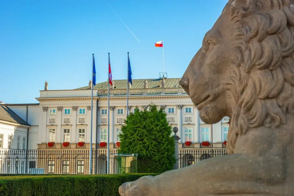 Pałac Prezydencki zabiera głos ws. rozłamu na prawicy. Nawrocki deklaruje współpracę z oboma klubami