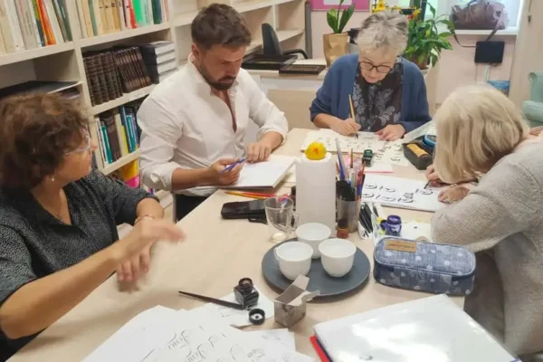 Kaligrafia w bibliotece: powrót do zajęć po wakacjach