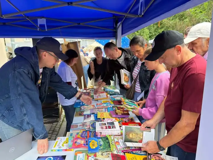 Święto Ulicy Niecałej w Kaliszu: książki, autografy i dobra energia