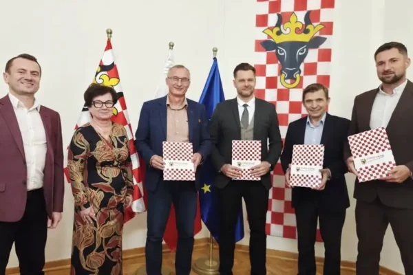 Droga powiatowa Florentyna–Goliszew przejdzie gruntowną przebudowę. Umowa podpisana
