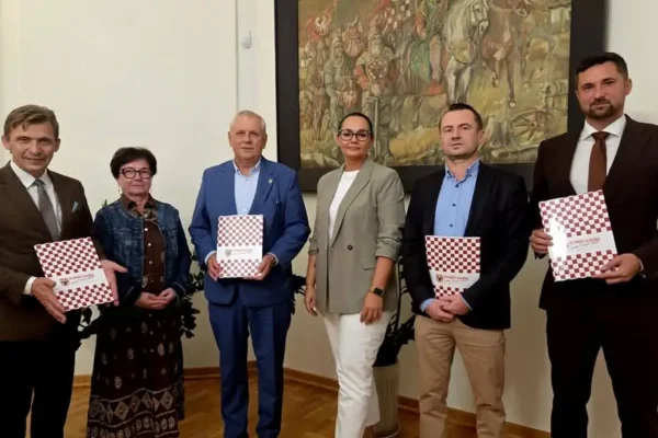 Powiat Kaliski podpisał 12. umowę na budowę ścieżek rowerowych – nowa trasa w Gminie Blizanów