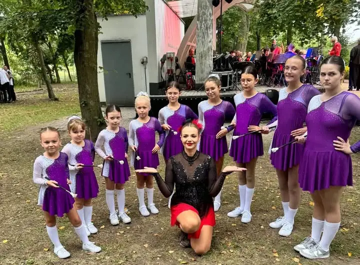 Mażoretki ze Stawiszyna zachwyciły publiczność podczas XXIII Impresji Muzycznych w Rychwale