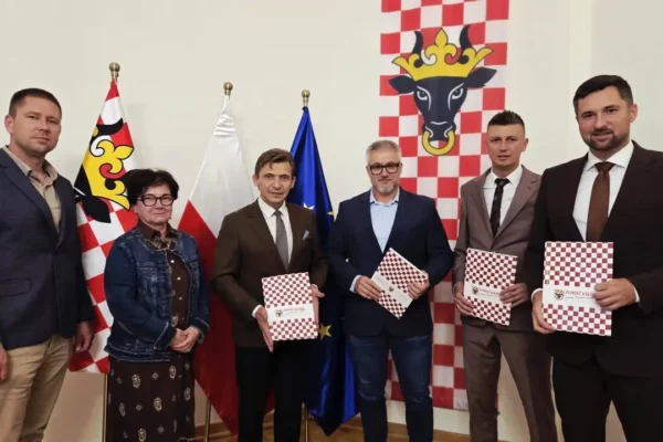 Godziesze Wielkie: podpisano pierwszą umowę na budowę ścieżki rowerowej