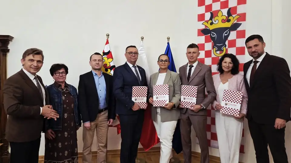Powiat Kaliski: podpisano umowę na ścieżkę rowerową Godziesze Wielkie – Brzeziny