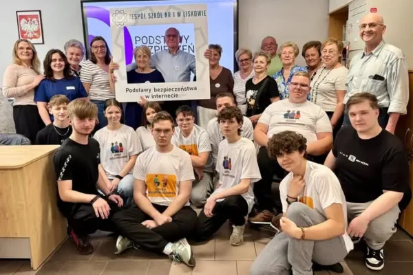 Szkoła Międzypokoleniowa w Liskowie i Koźminku – seniorzy i młodzież uczyli się od siebie nawzajem