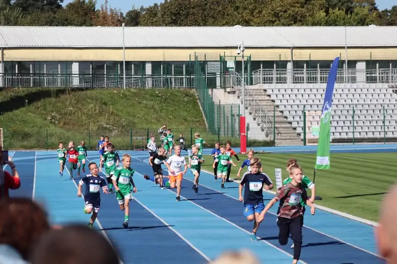 II Bieg Kakaesiaka na Stadionie Miejskim w Kaliszu – biegacze uczcili 101. rocznicę powstania KKS Kalisz