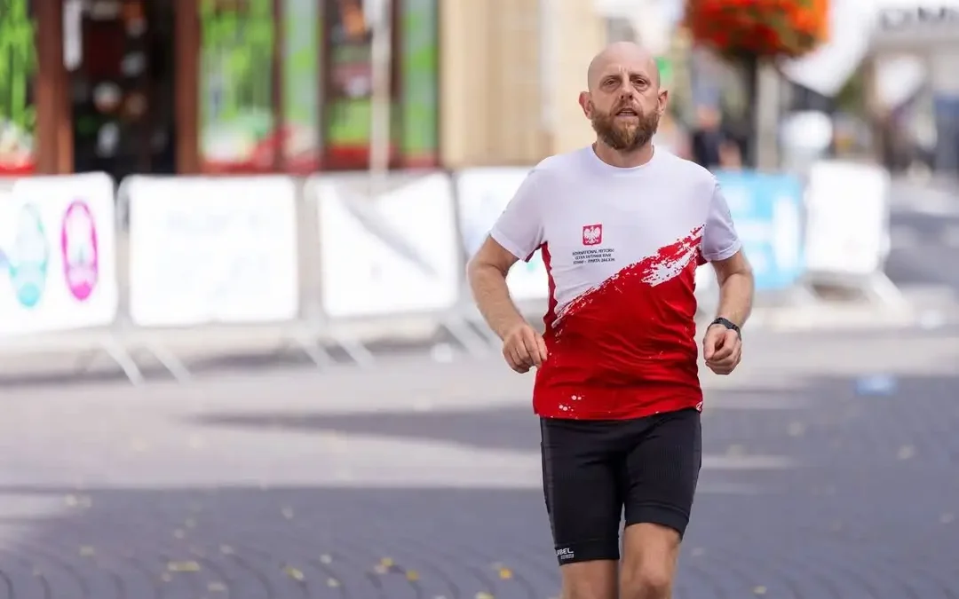 Spartathlon 2026: Roman Sądkiewicz z Gminy Blizanów biegnie 246 km z Aten do Sparty