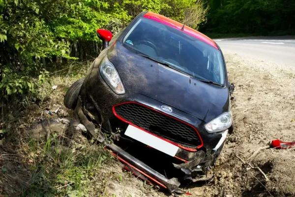 Audi A3 w rowie na DK25 w Witoldowie. Dwóch pijanych obywateli Kolumbii zatrzymanych