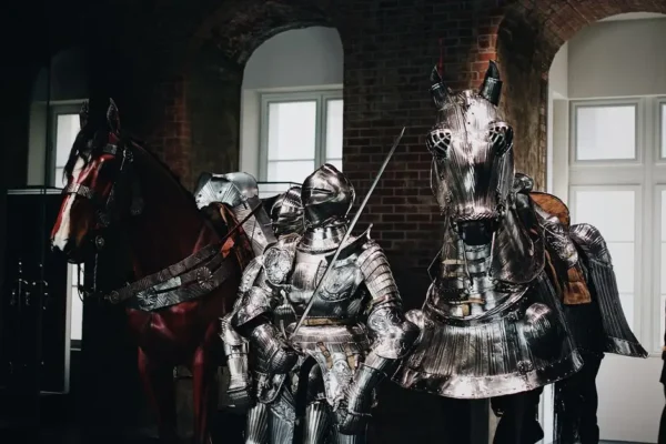 Husaria przez wieki – historyczna wystawa w Kaliszu przyciąga tłumy uczniów