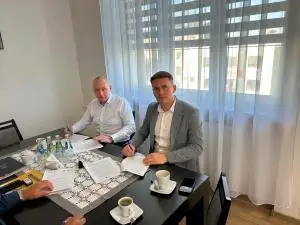 Stawiszyn stawia na ekologię – podpisano umowę na budowę nowoczesnego PSZOK w Starym Kiączynie