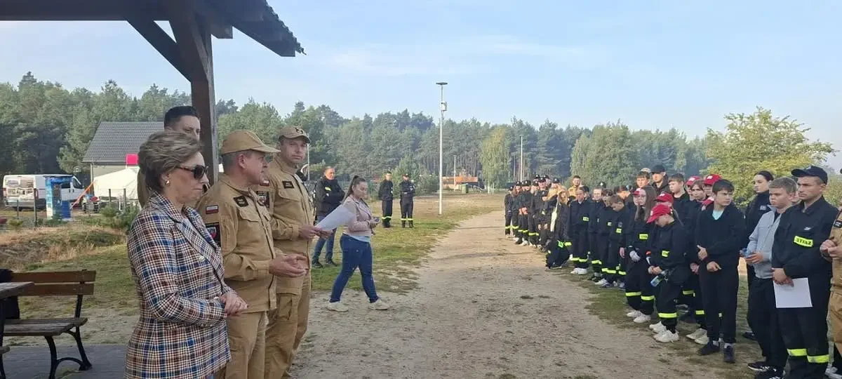 II Pieszy Powiatowy Rajd Młodzieżowych Drużyn Pożarniczych nad Zalewem Murowaniec