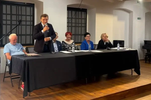 Rada Seniorów Powiatu Kaliskiego spotkała się z seniorami z Buku w Opatówku