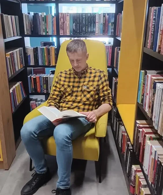 Kalisz: głosuj na projekt 76 – więcej książek z dużą czcionką w bibliotece