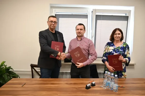 Gmina Brzeziny inwestuje w drogę dojazdową do gruntów rolnych w Sobiesękach