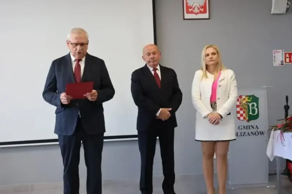 Gminny Dzień Edukacji Narodowej w Blizanowie – nagrody i podziękowania dla nauczycieli